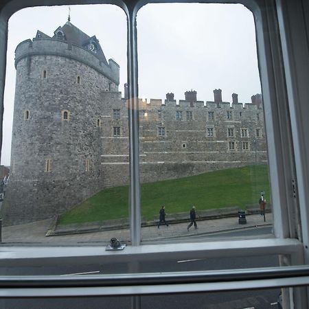 Central Windsor Apartment Facing The Castle Exterior foto